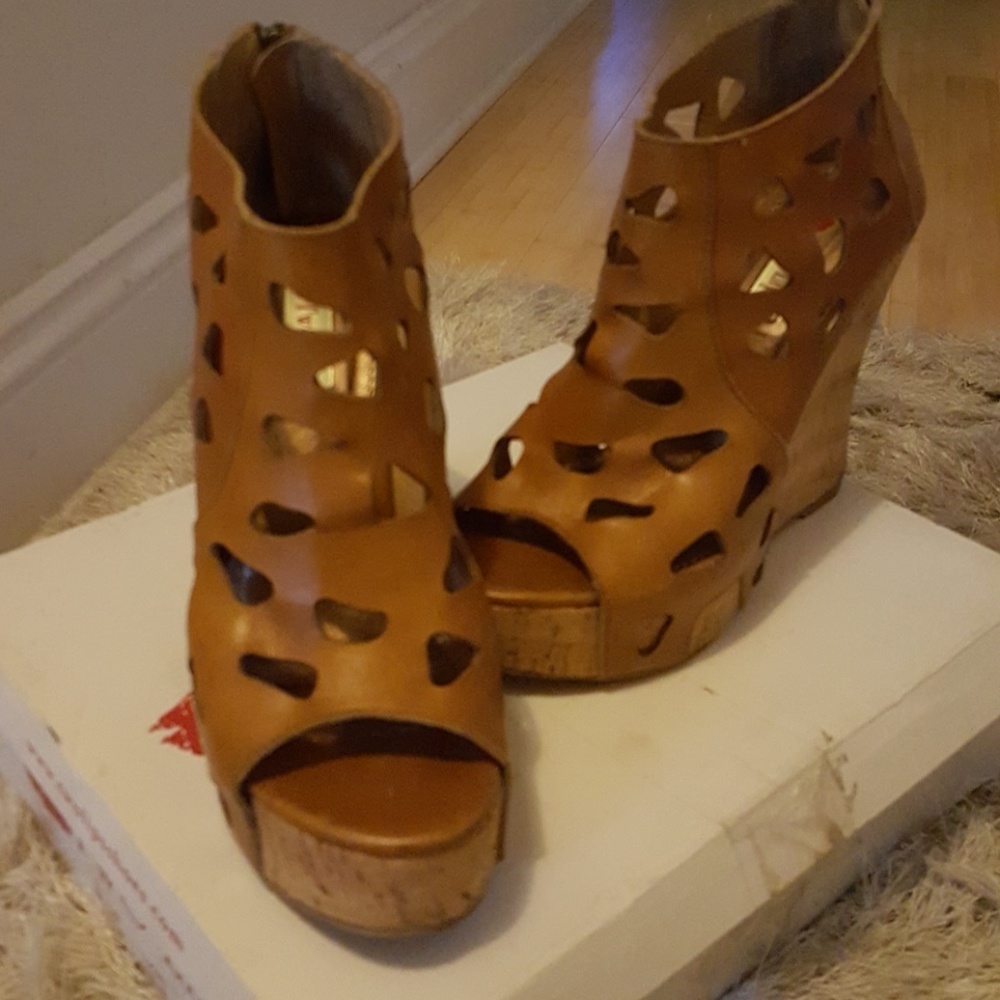 Platform sandals